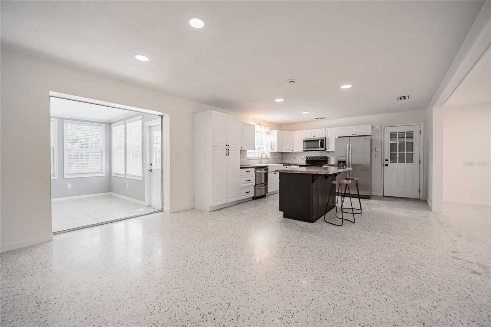 3880 CLEVELAND HEIGHTS BLVD, LAKELAND, FL, 33813