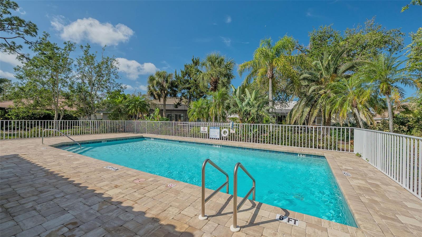 A4649972 Property Photo