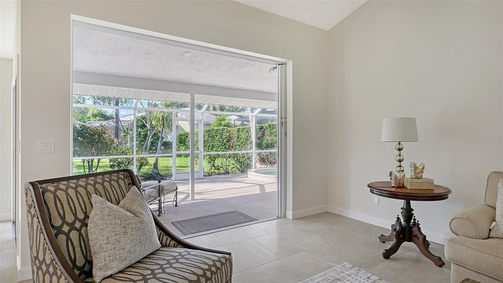 A4649972 Property Photo