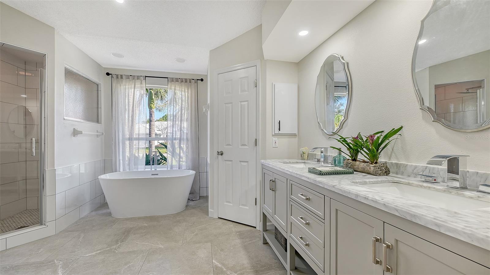 A4649972 Property Photo