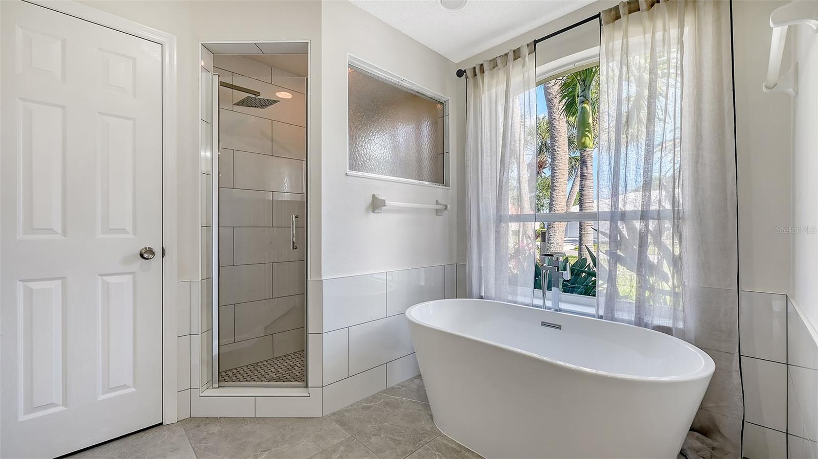A4649972 Property Photo