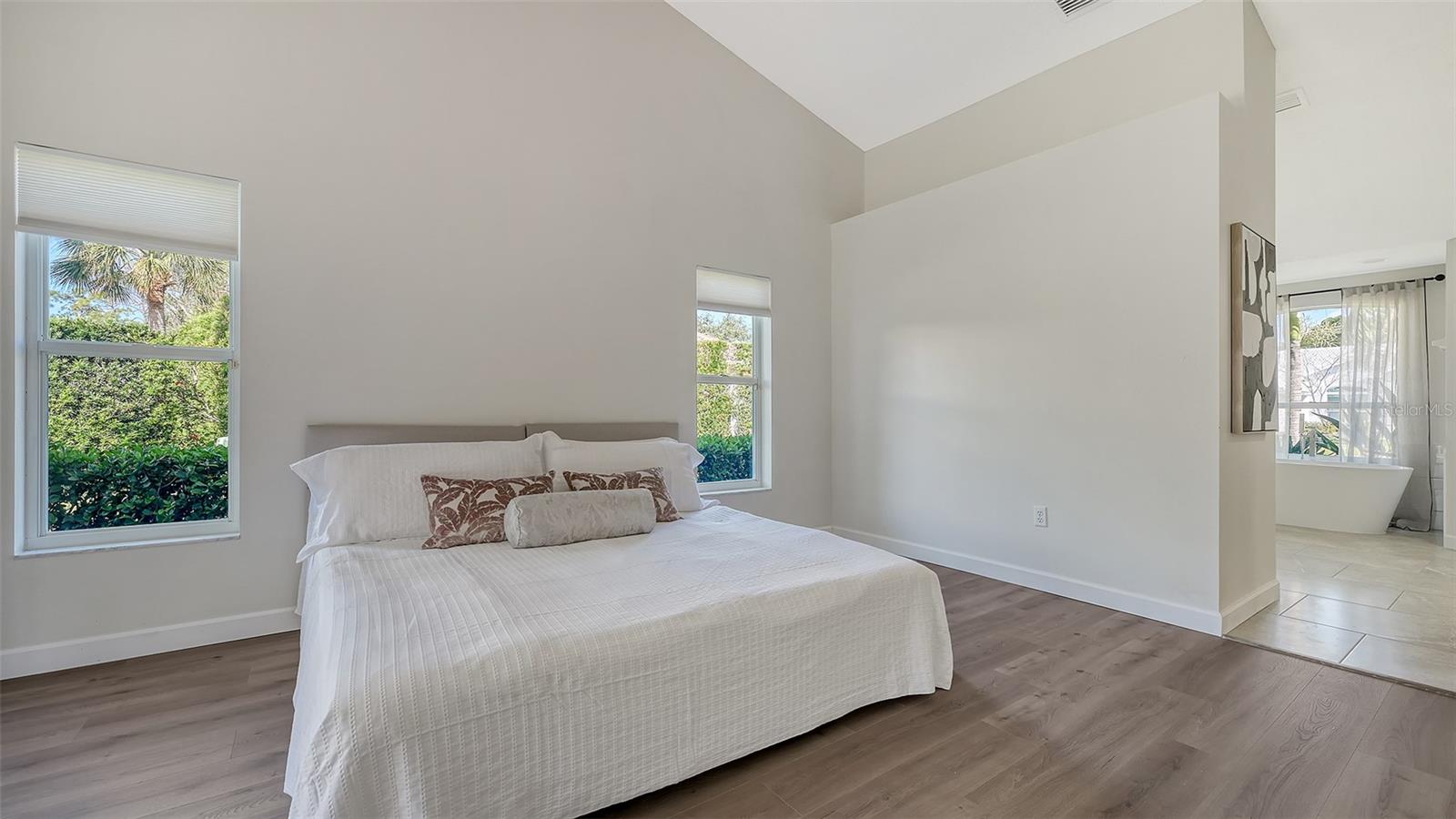 A4649972 Property Photo