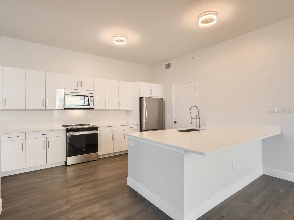 415 E PINE ST #PH, ORLANDO, FL, 32801