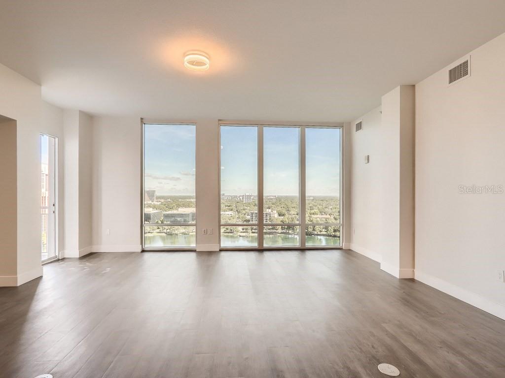 415 E PINE ST #PH, ORLANDO, FL, 32801