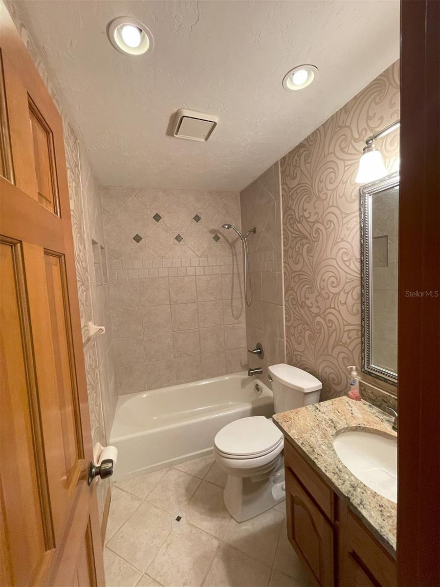 1275 MAN O WAR DR, DELAND, FL, 32724