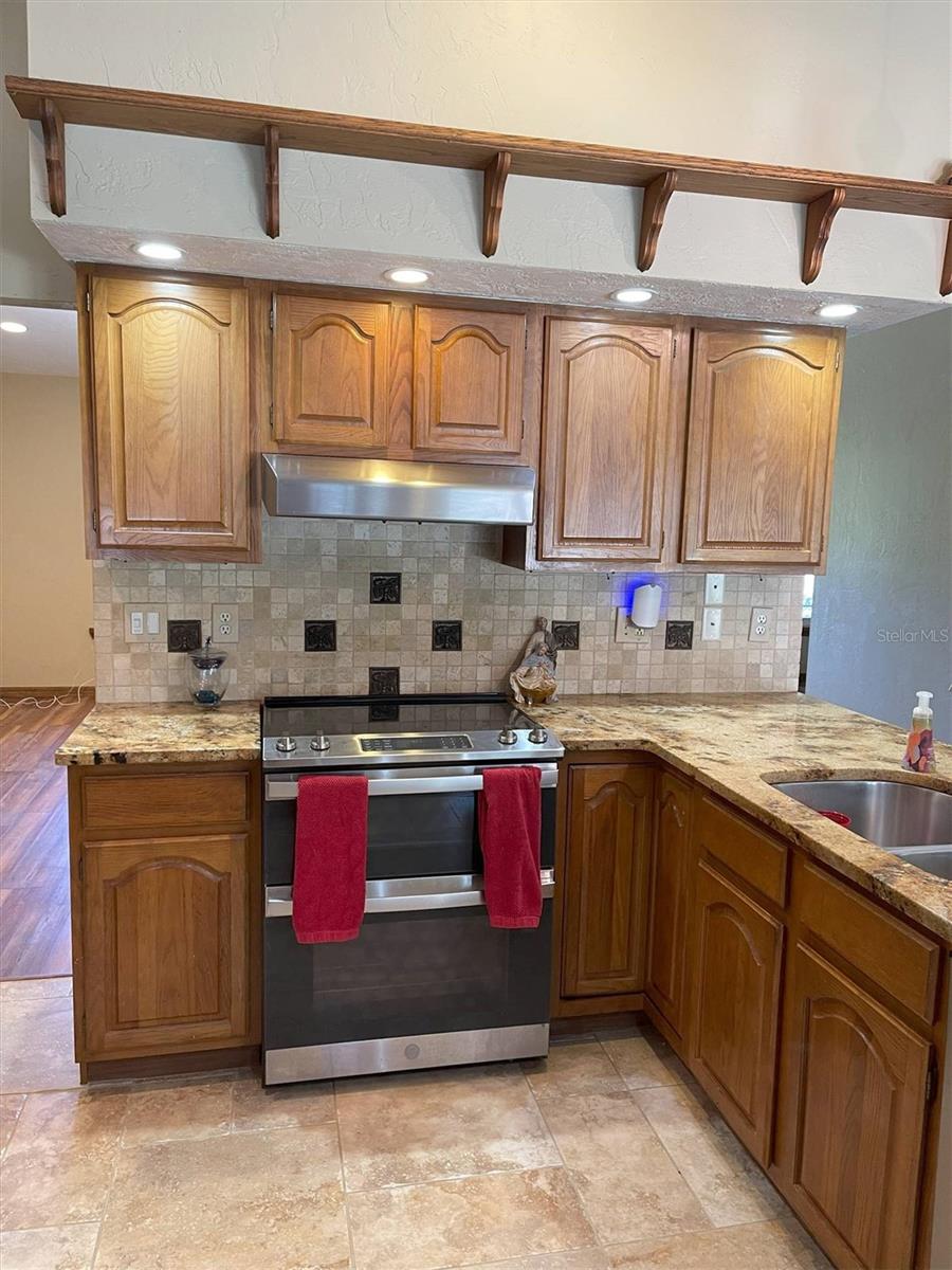 1275 MAN O WAR DR, DELAND, FL, 32724