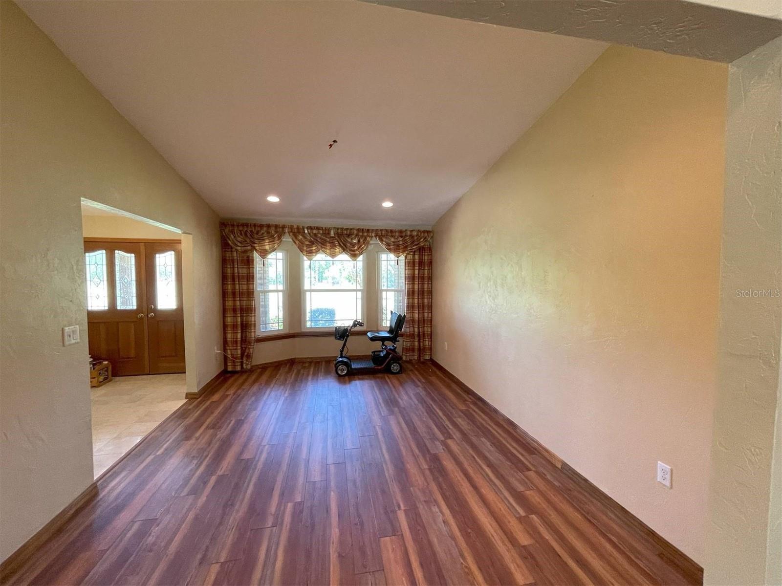 1275 MAN O WAR DR, DELAND, FL, 32724