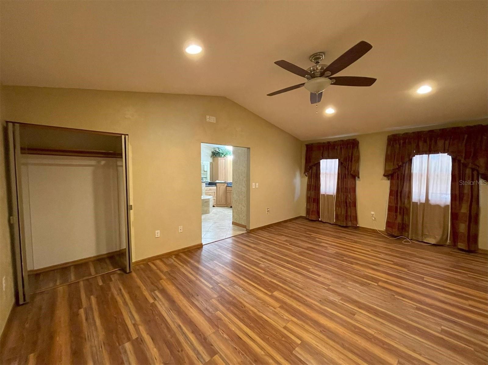 1275 MAN O WAR DR, DELAND, FL, 32724