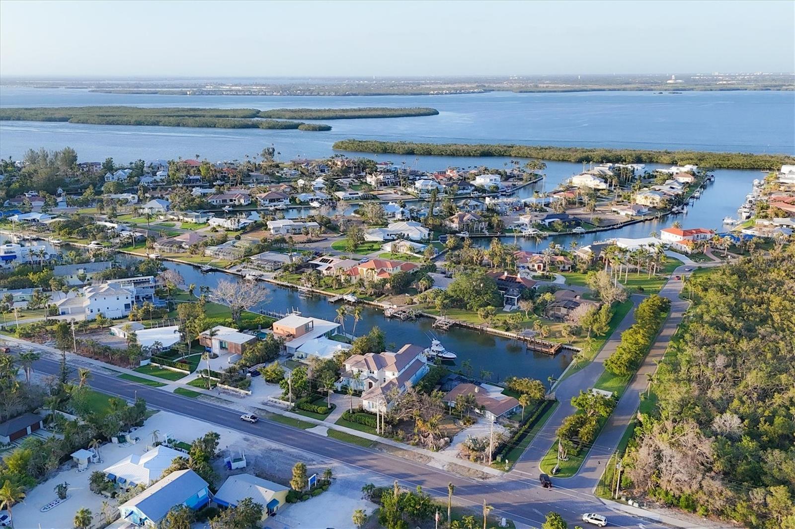 671 OLD COMPASS RD, LONGBOAT KEY, FL, 34228