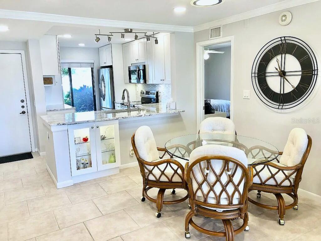 6295 BAHIA DEL MAR CIR #101, ST PETERSBURG, FL, 33715