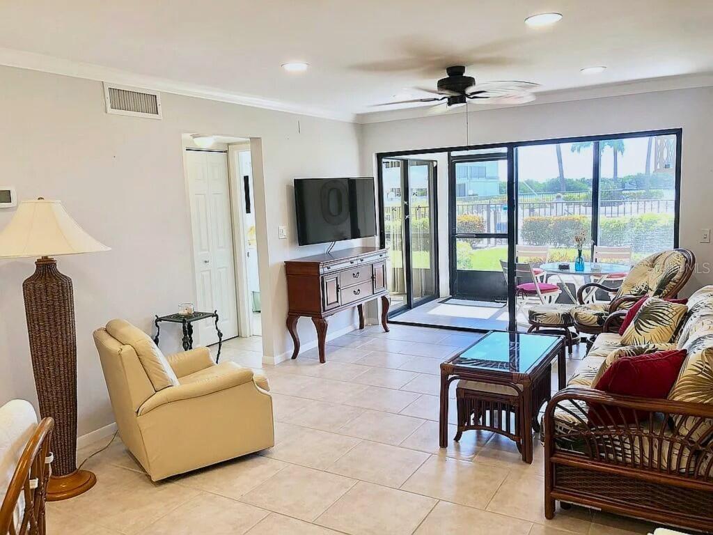 6295 BAHIA DEL MAR CIR #101, ST PETERSBURG, FL, 33715