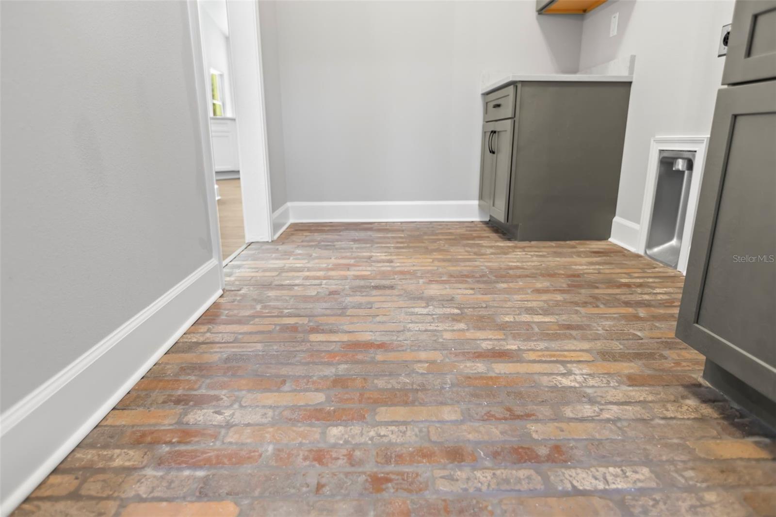 16431 PENN STATE RD, WEEKI WACHEE, FL, 34614