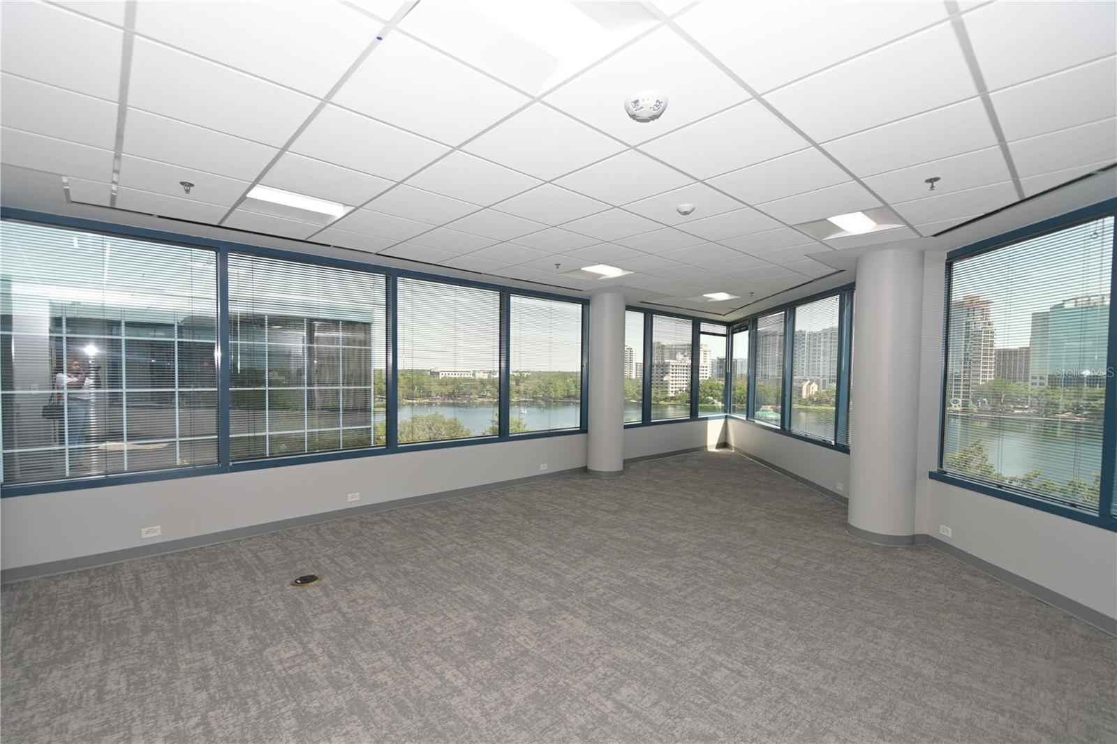 225 E ROBINSON ST, ORLANDO, FL, 32801