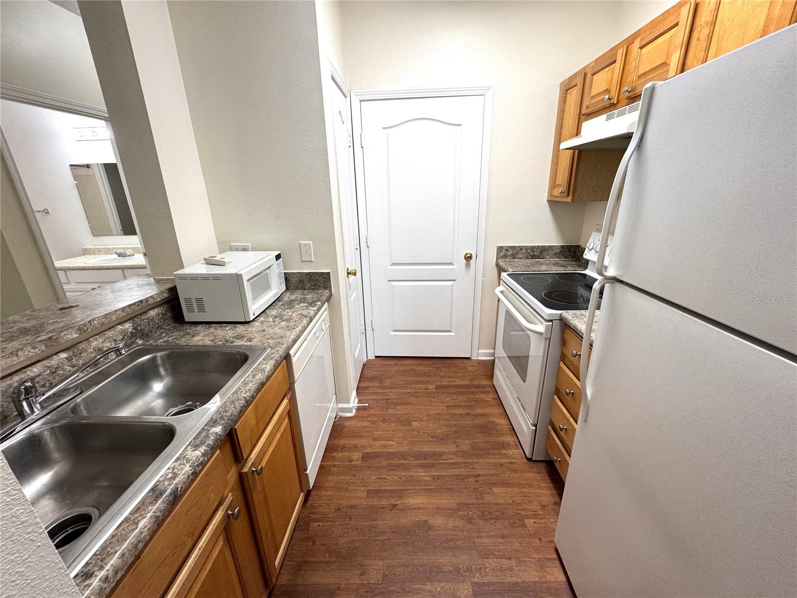 10519 VILLA VIEW CIR, TAMPA, FL, 33647