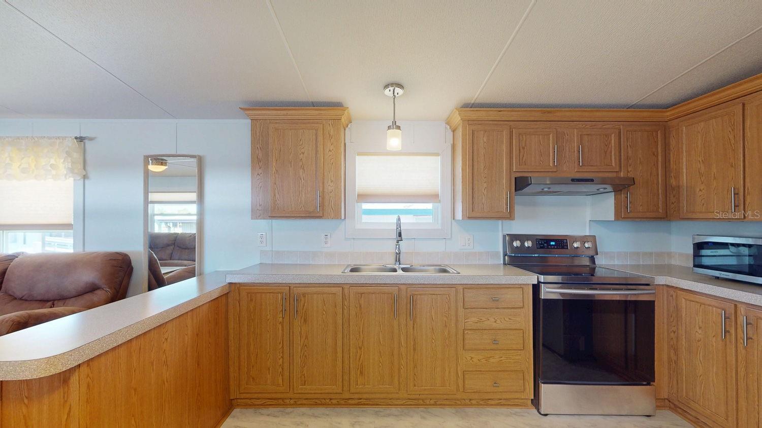 10728 POPLAR ST NE, ST PETERSBURG, FL, 33716