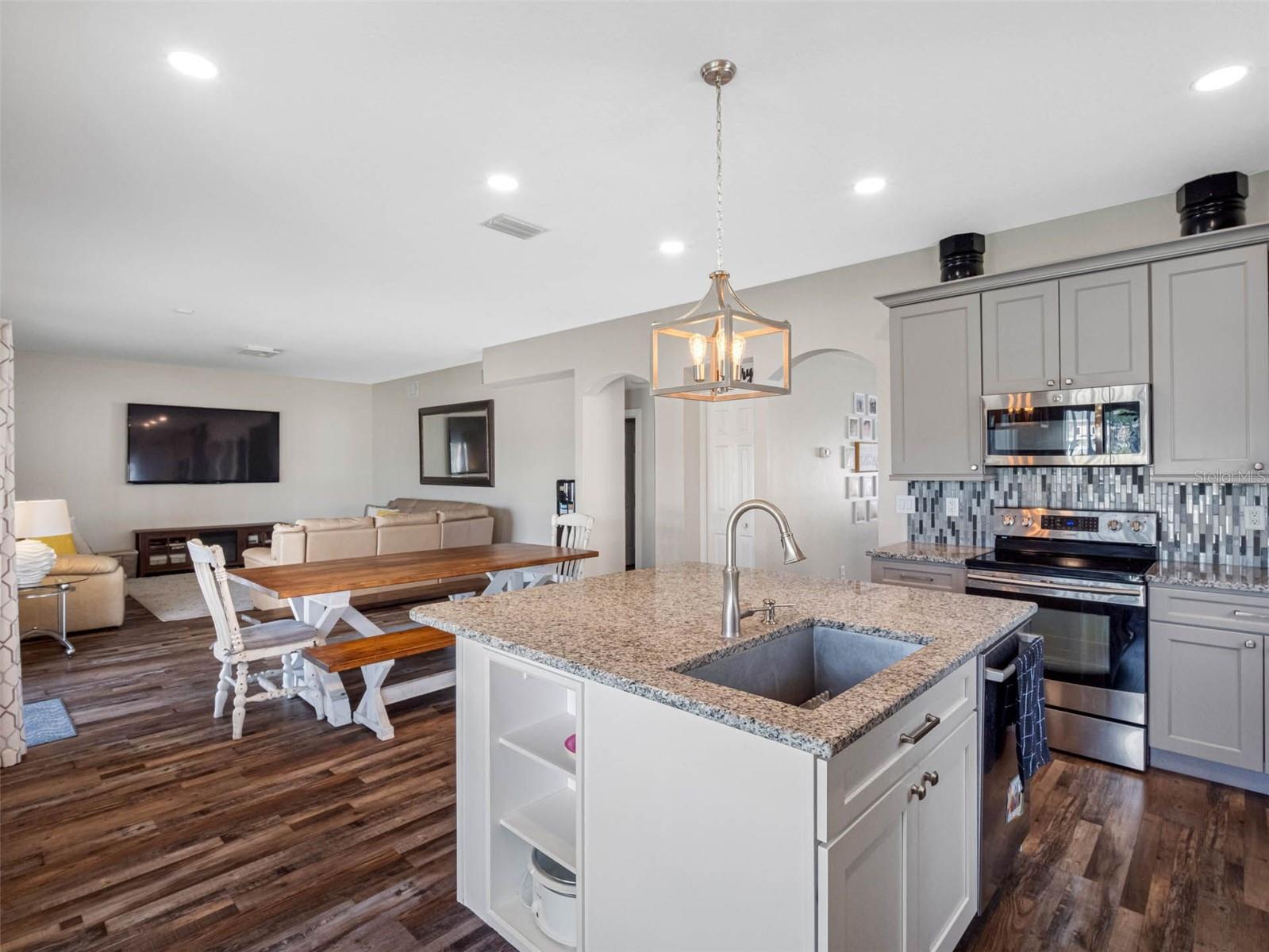 19112 CYPRESS GREEN DR, LUTZ, FL, 33558