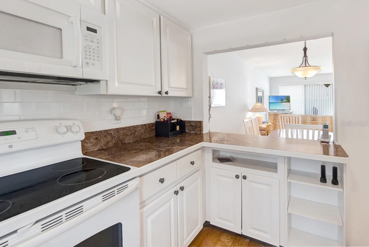 600 MANATEE AVE #111, HOLMES BEACH, FL, 34217