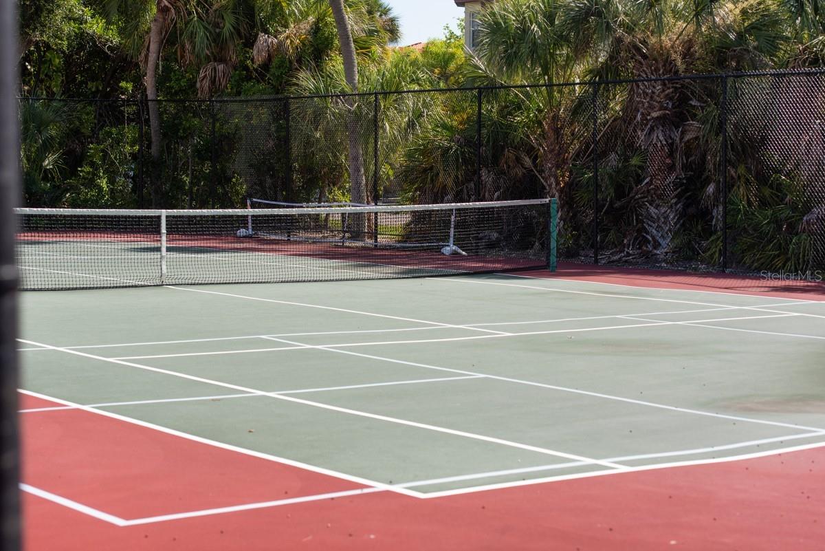 600 MANATEE AVE #111, HOLMES BEACH, FL, 34217