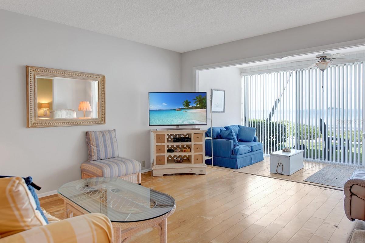 600 MANATEE AVE #111, HOLMES BEACH, FL, 34217