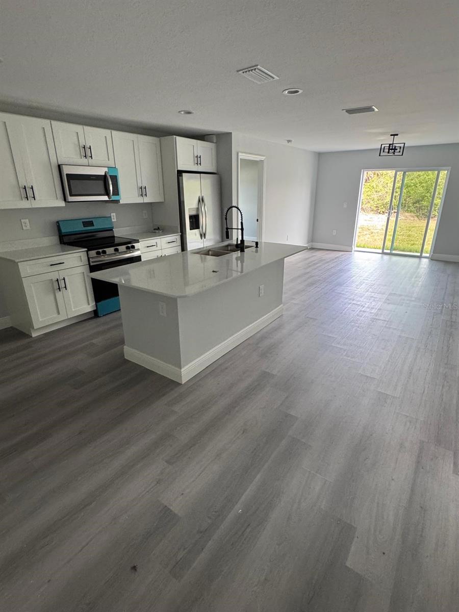 12122 CLARENDON AVE, PORT CHARLOTTE, FL, 33981