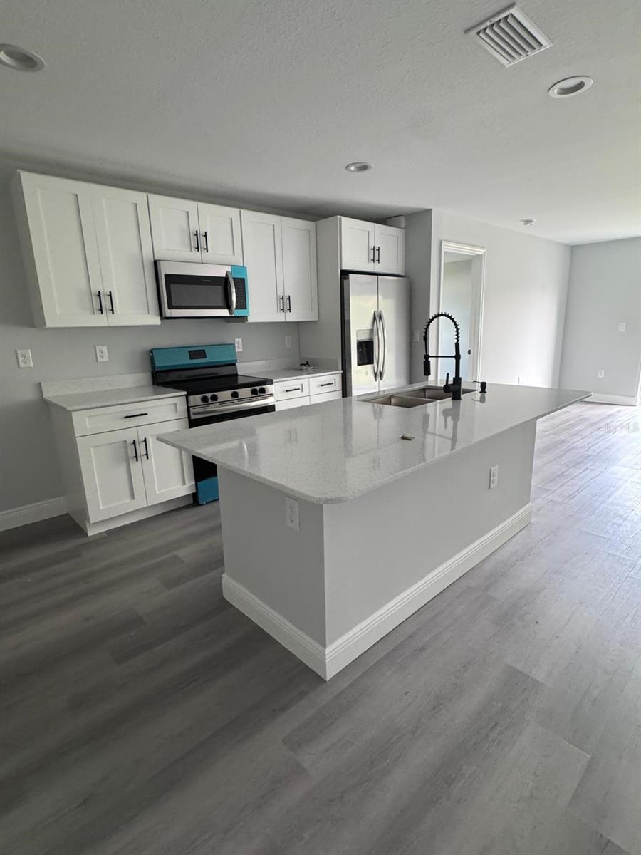 12122 CLARENDON AVE, PORT CHARLOTTE, FL, 33981