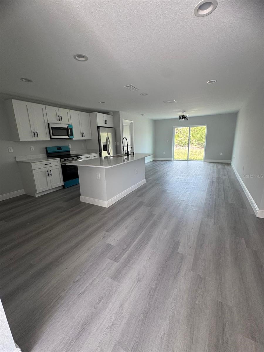 12122 CLARENDON AVE, PORT CHARLOTTE, FL, 33981