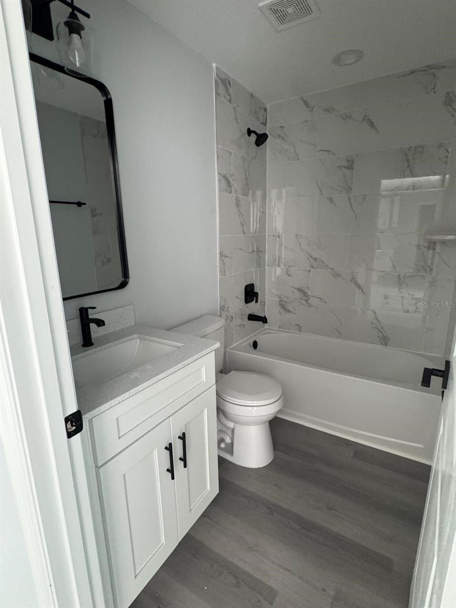 12122 CLARENDON AVE, PORT CHARLOTTE, FL, 33981