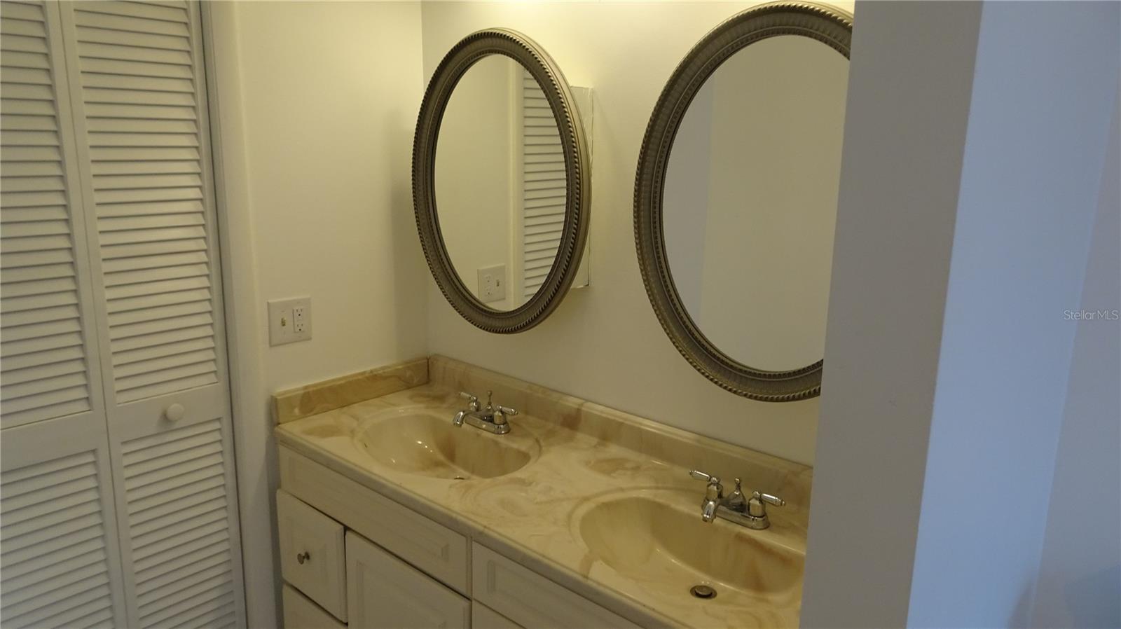 11519 GALLERIA DR, TAMPA, FL, 33618