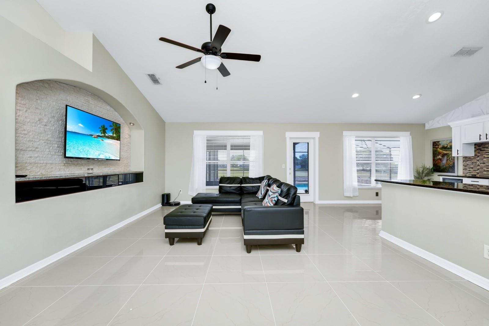 36725 OCONEE AVE, EUSTIS, FL, 32736