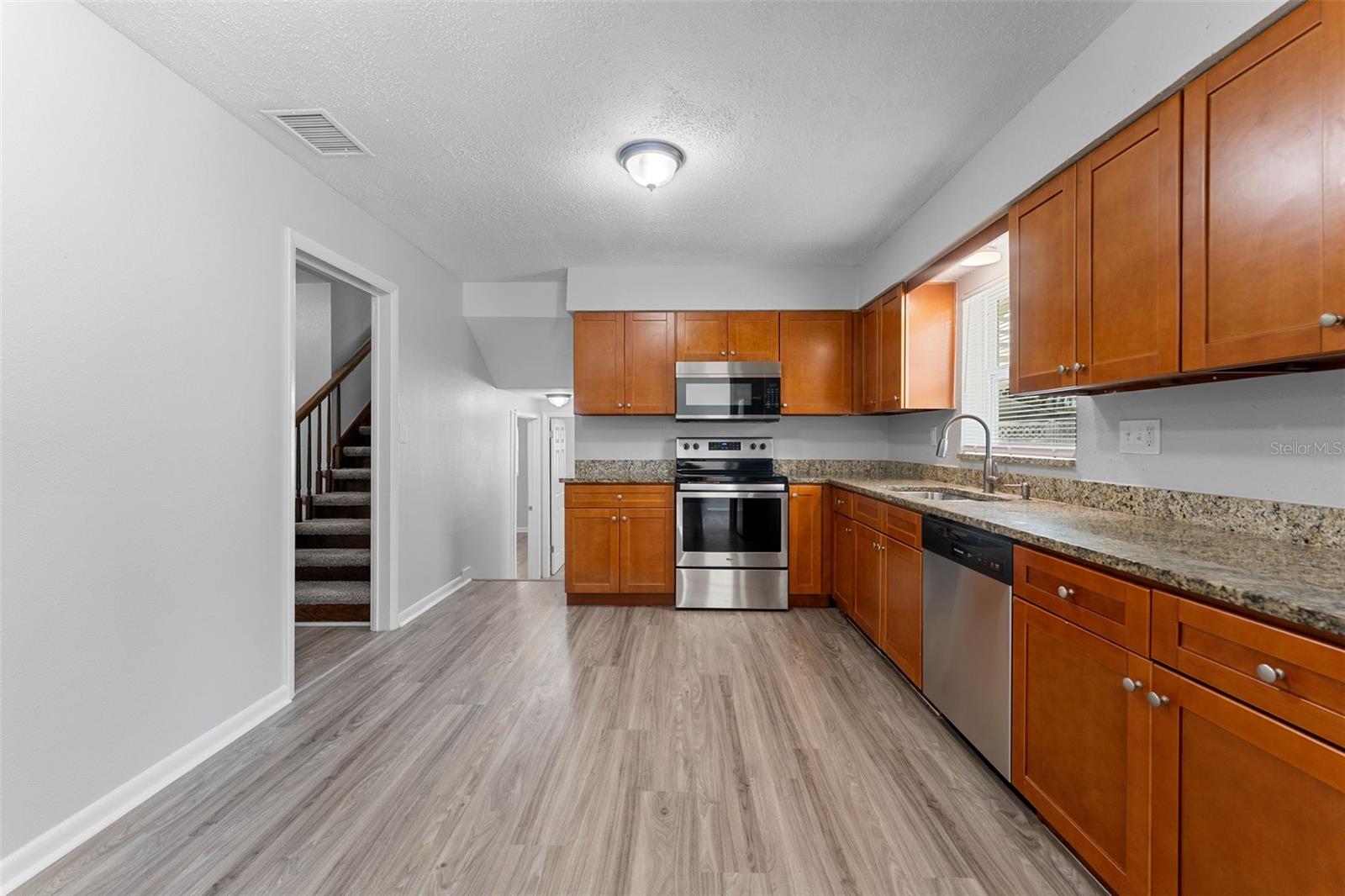 7105 N WHITTIER ST, TAMPA, FL, 33617