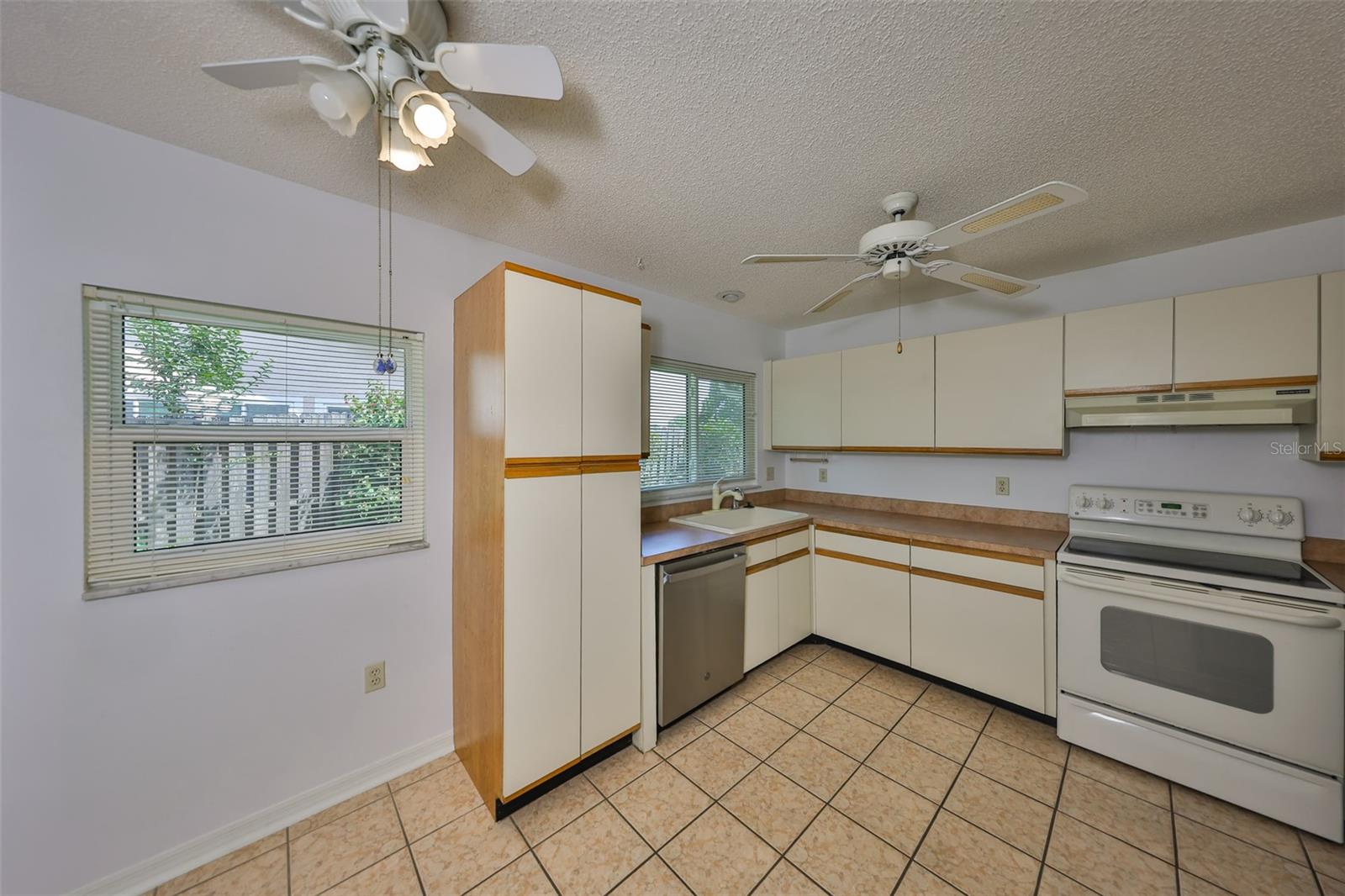 1617 COMFY CT, SUN CITY CENTER, FL, 33573