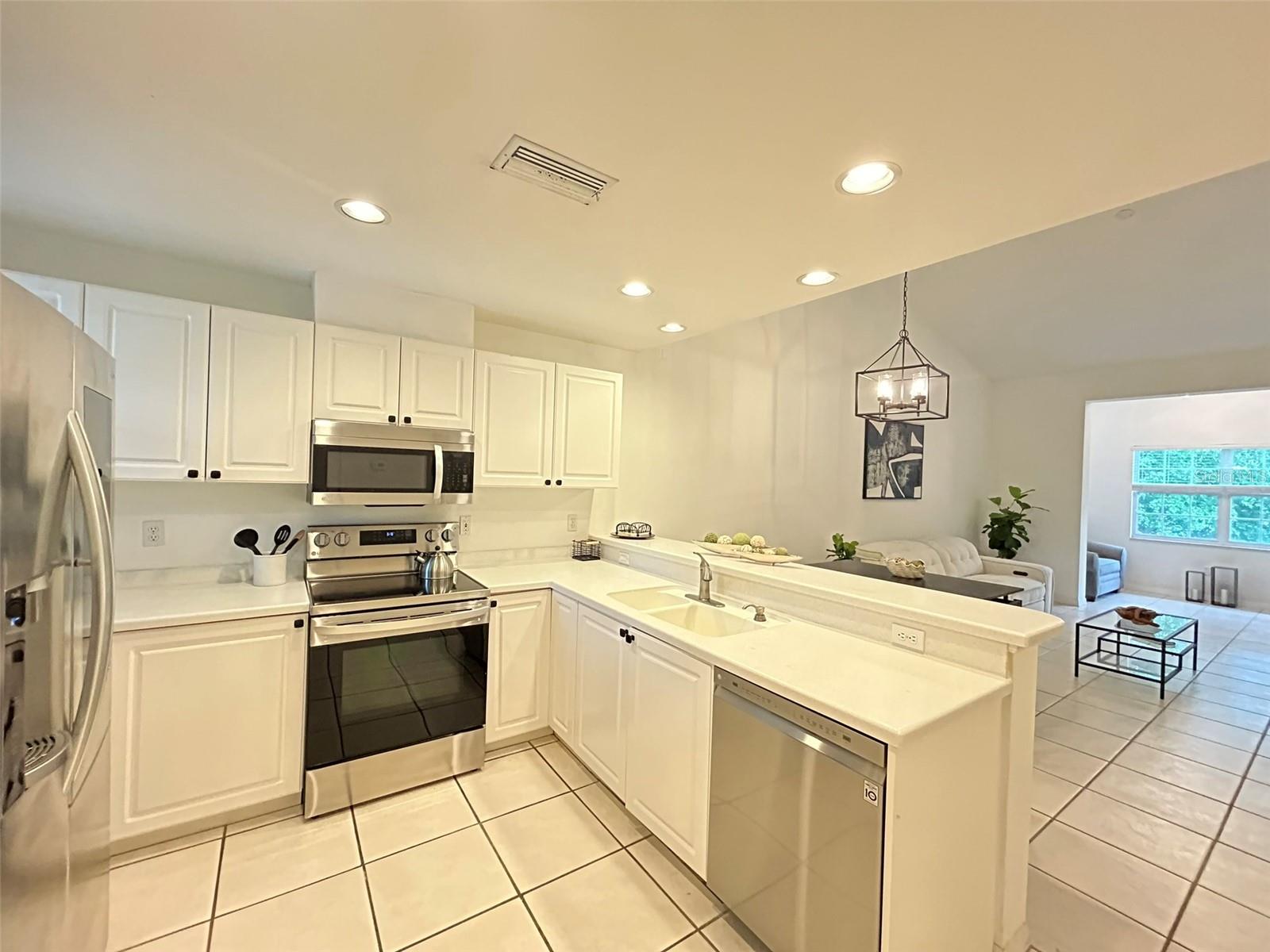 3803 54TH DR W #202, BRADENTON, FL, 34210