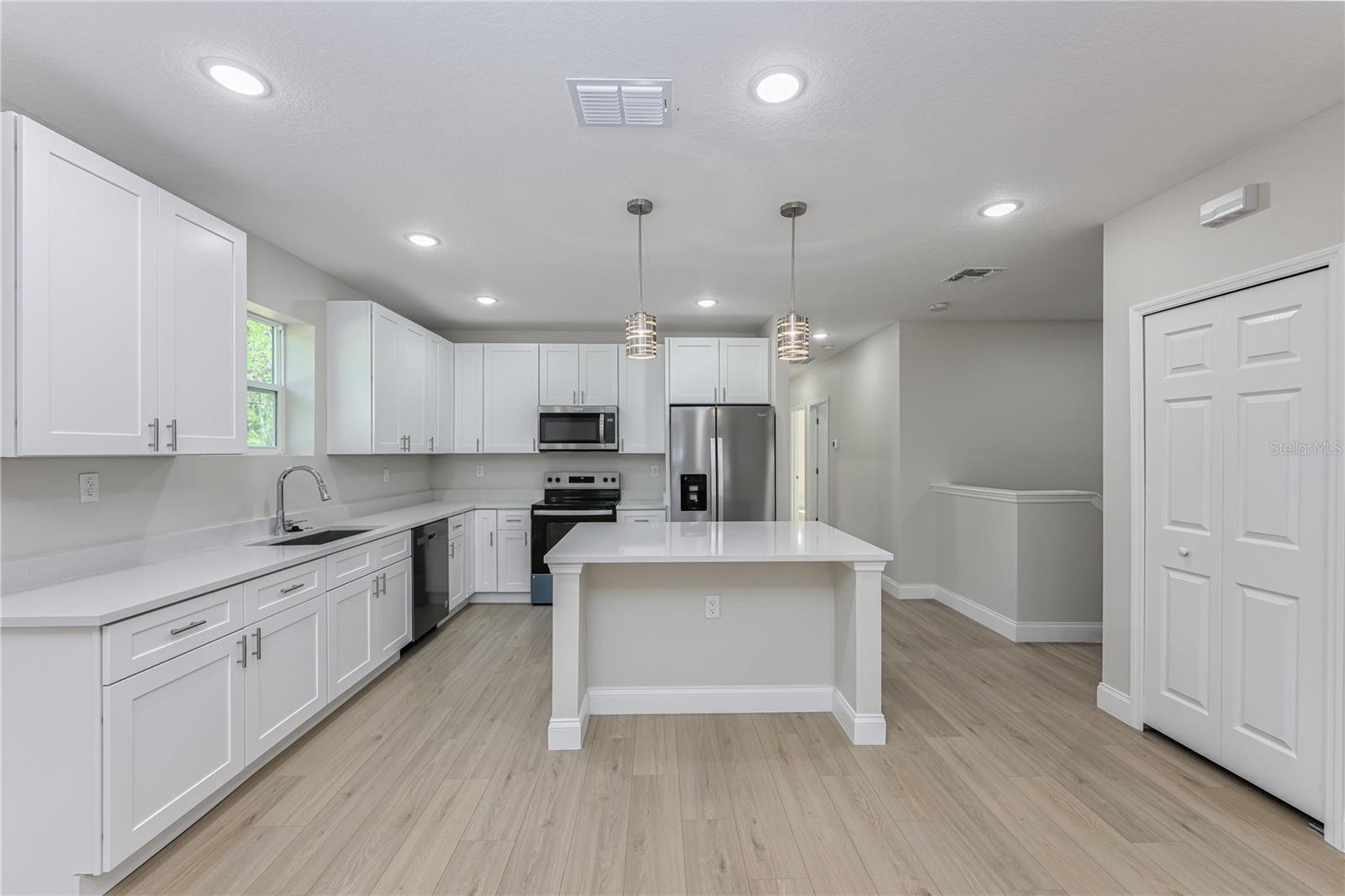 504 E HOWRY AVE, DELAND, FL, 32724