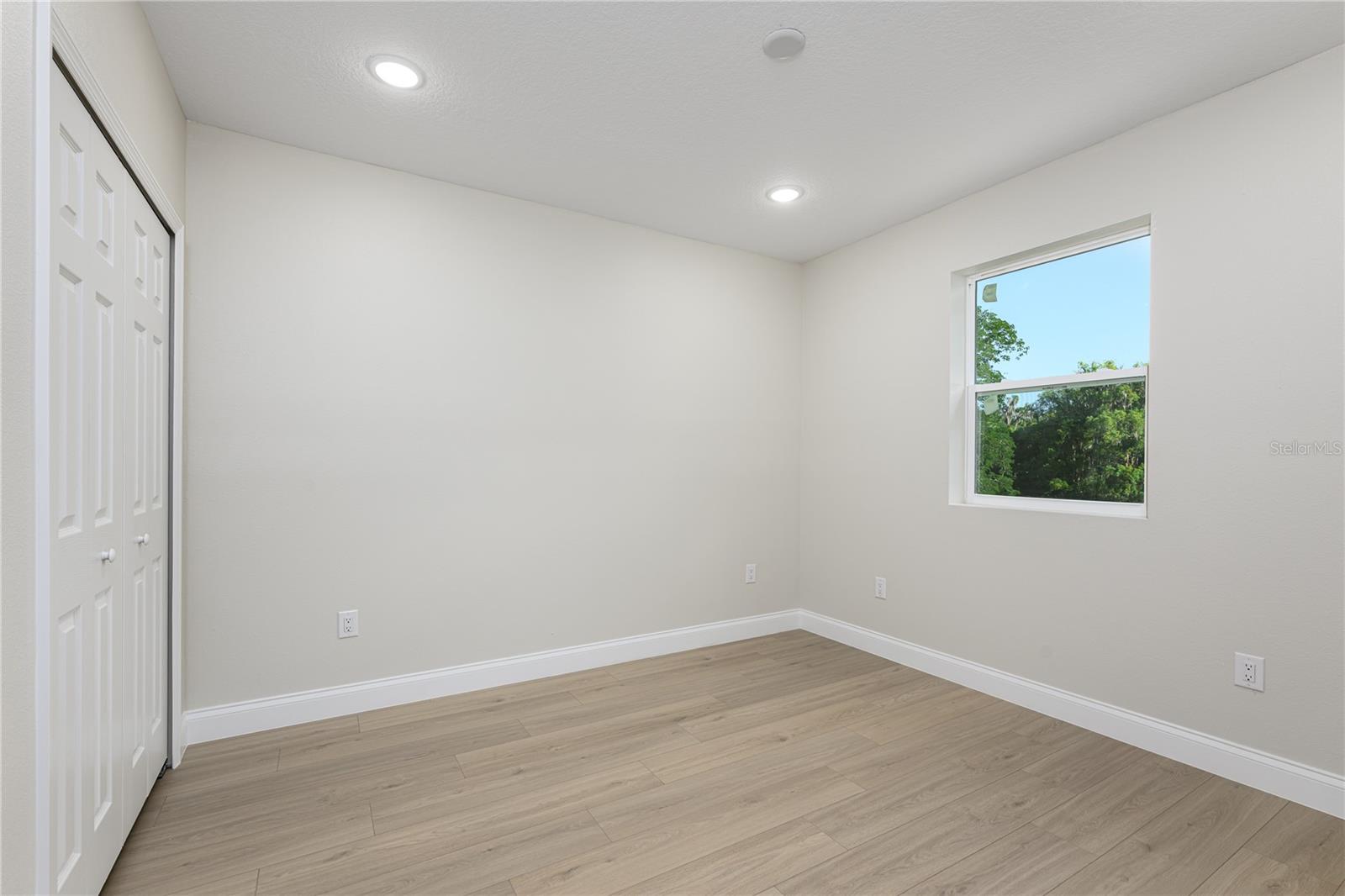 504 E HOWRY AVE, DELAND, FL, 32724