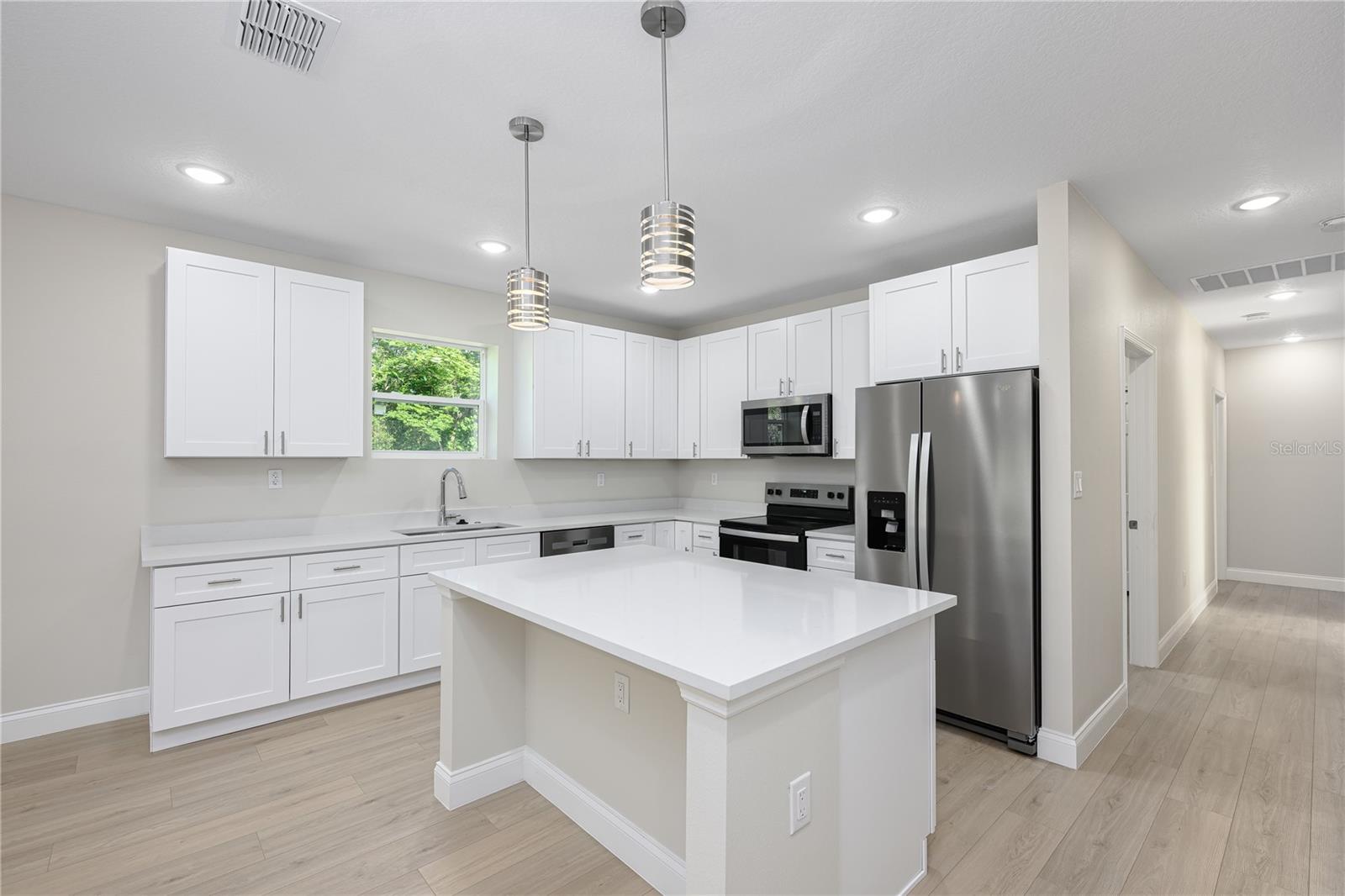 504 E HOWRY AVE, DELAND, FL, 32724