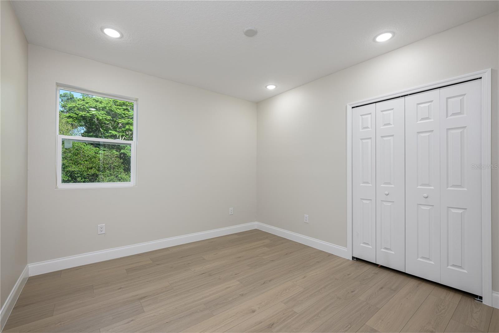 504 E HOWRY AVE, DELAND, FL, 32724