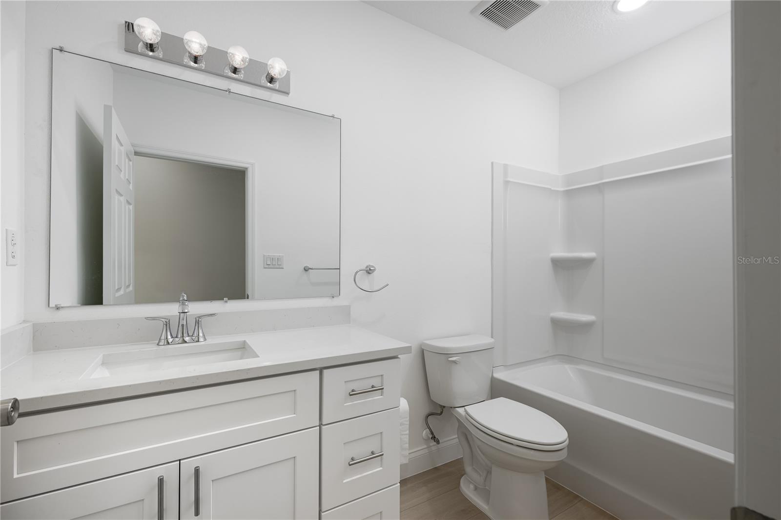 504 E HOWRY AVE, DELAND, FL, 32724