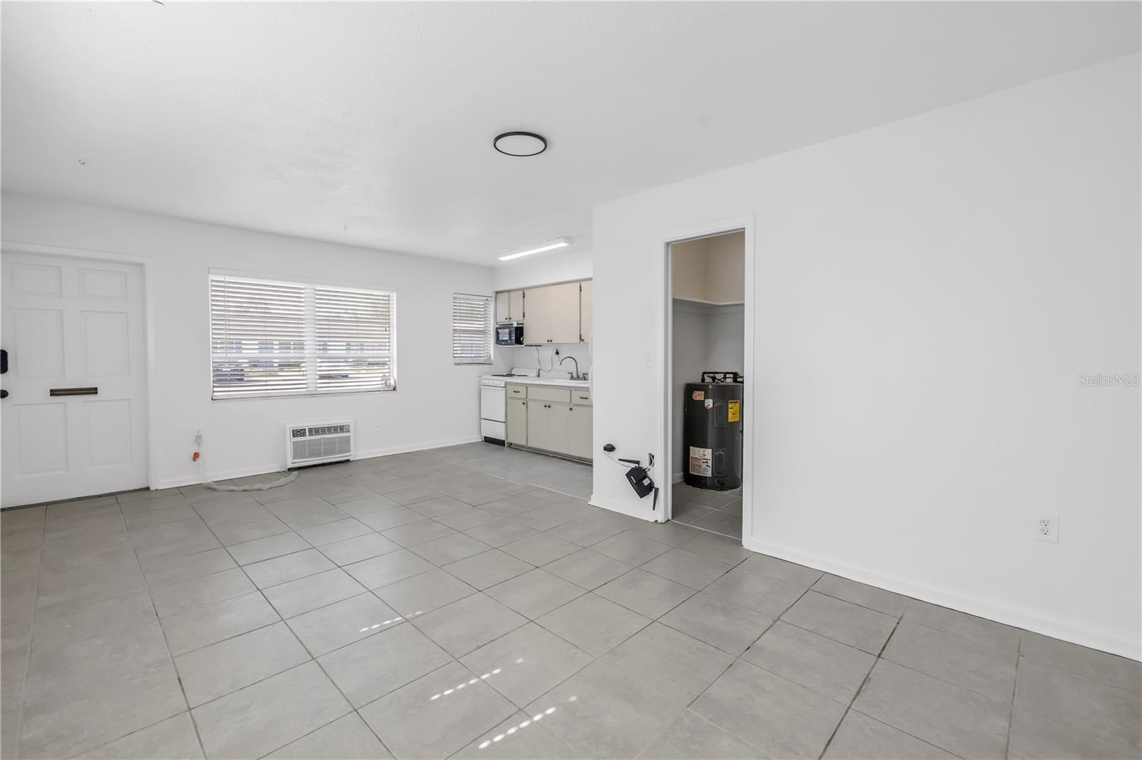 4444 SWIFT RD #25, SARASOTA, FL, 34231