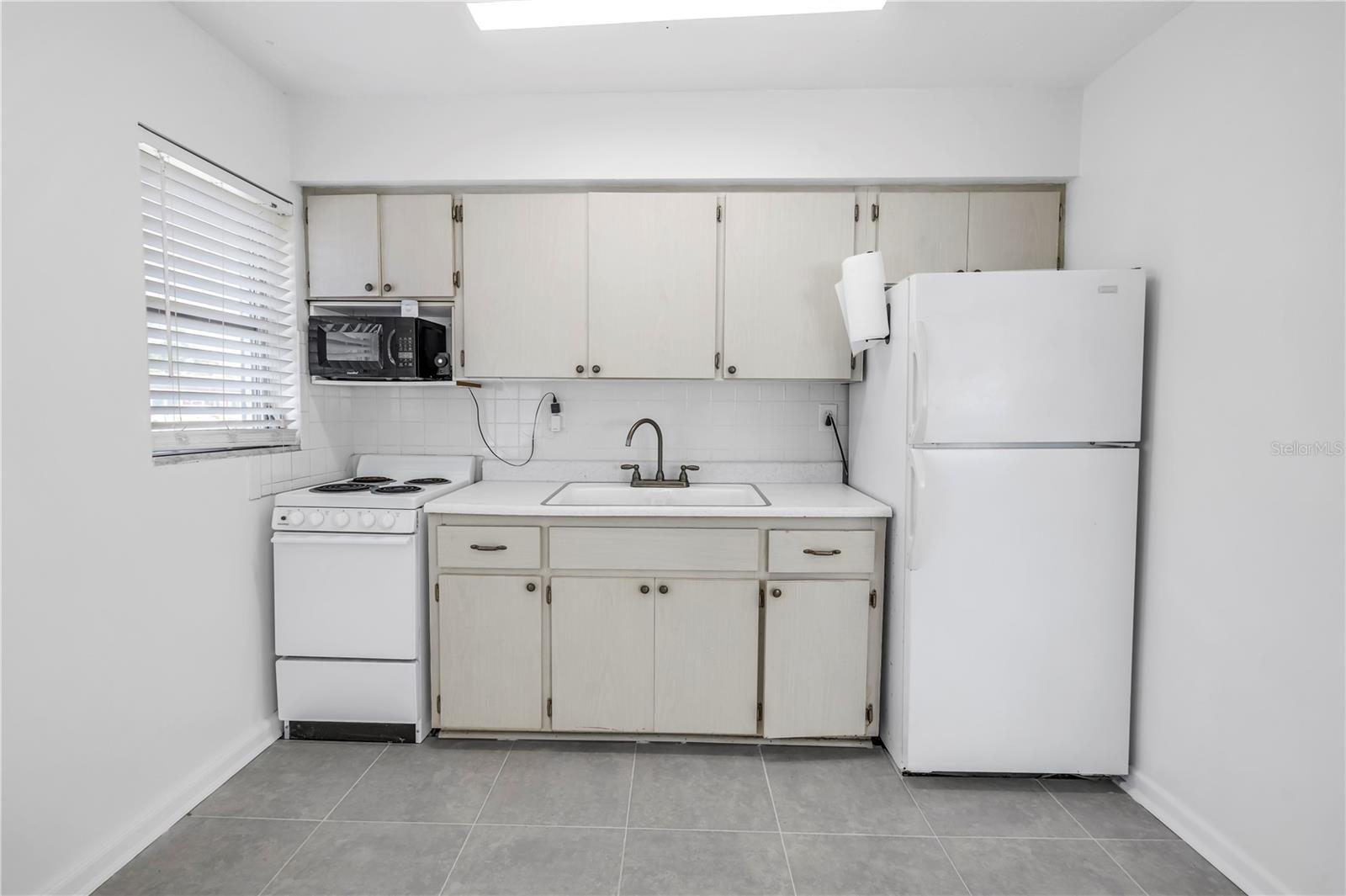 4444 SWIFT RD #25, SARASOTA, FL, 34231