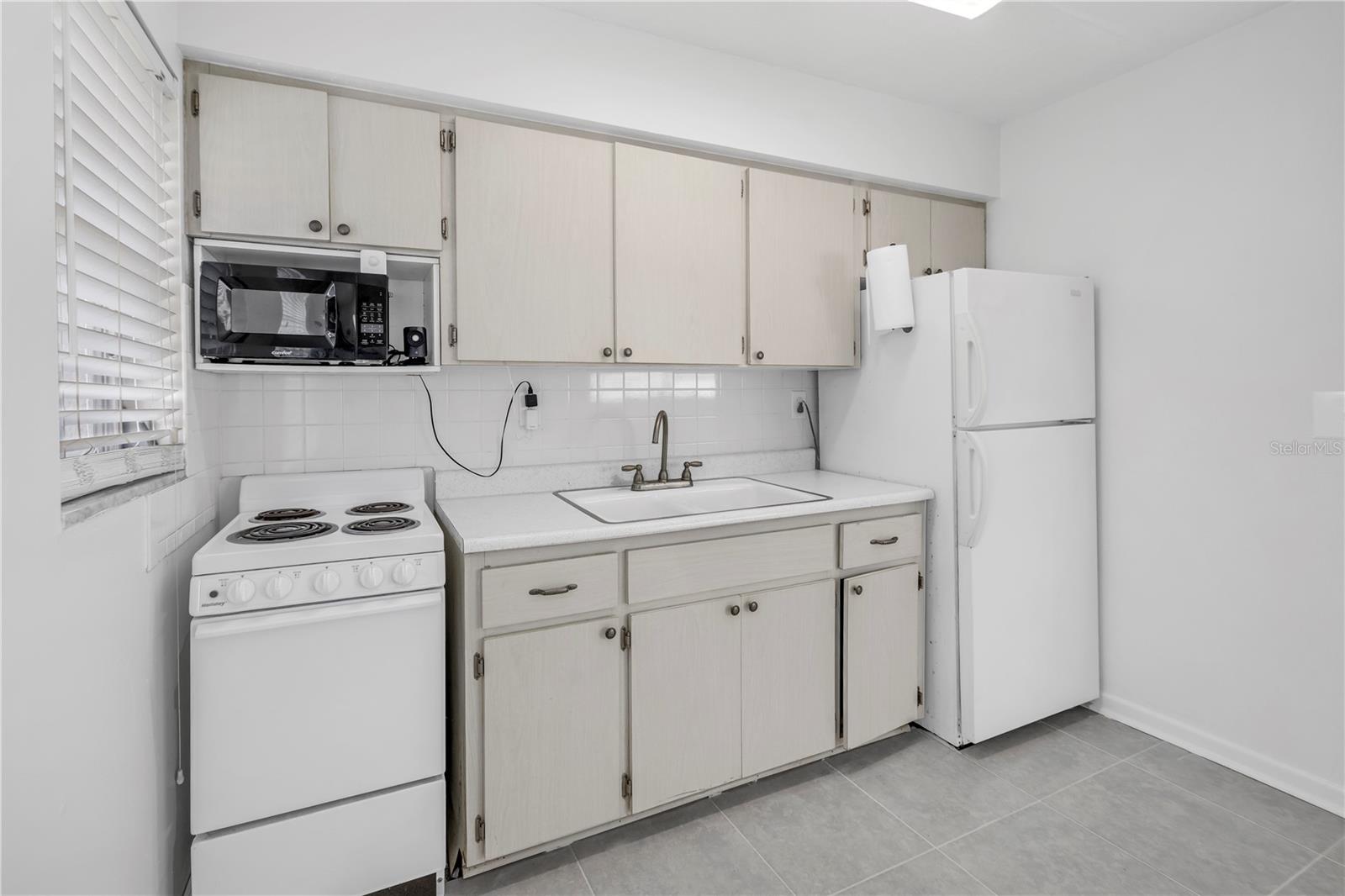 4444 SWIFT RD #25, SARASOTA, FL, 34231