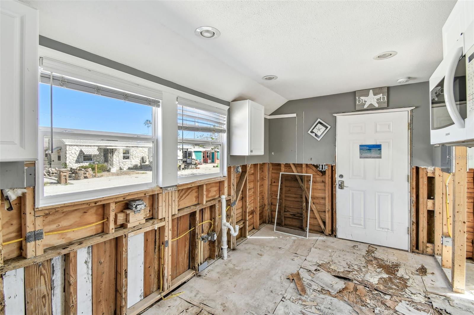 101 146TH AVE, MADEIRA BEACH, FL, 33708