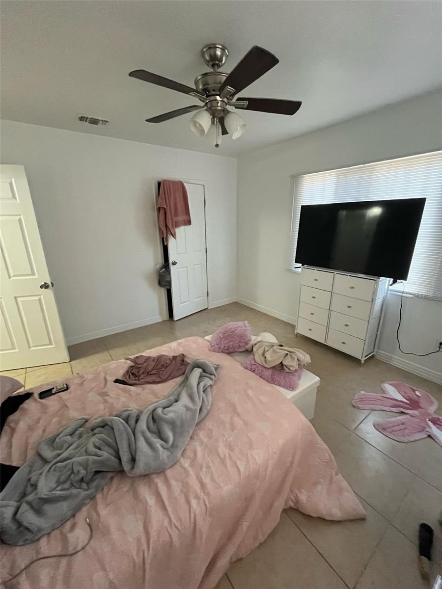 1013 E LAKE AVE, TAMPA, FL, 33605