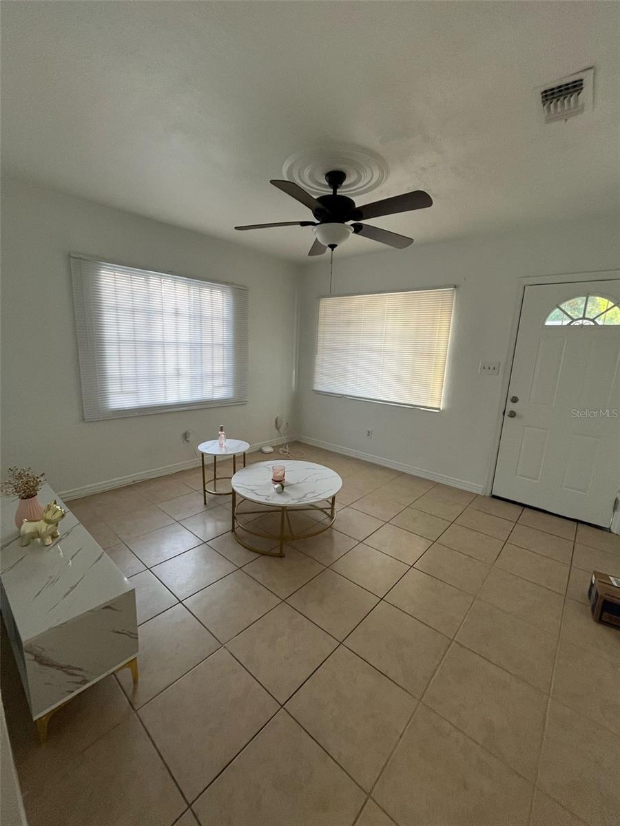 1013 E LAKE AVE, TAMPA, FL, 33605