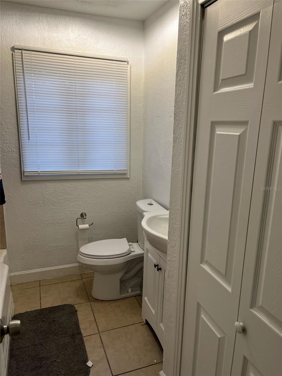 1013 E LAKE AVE, TAMPA, FL, 33605