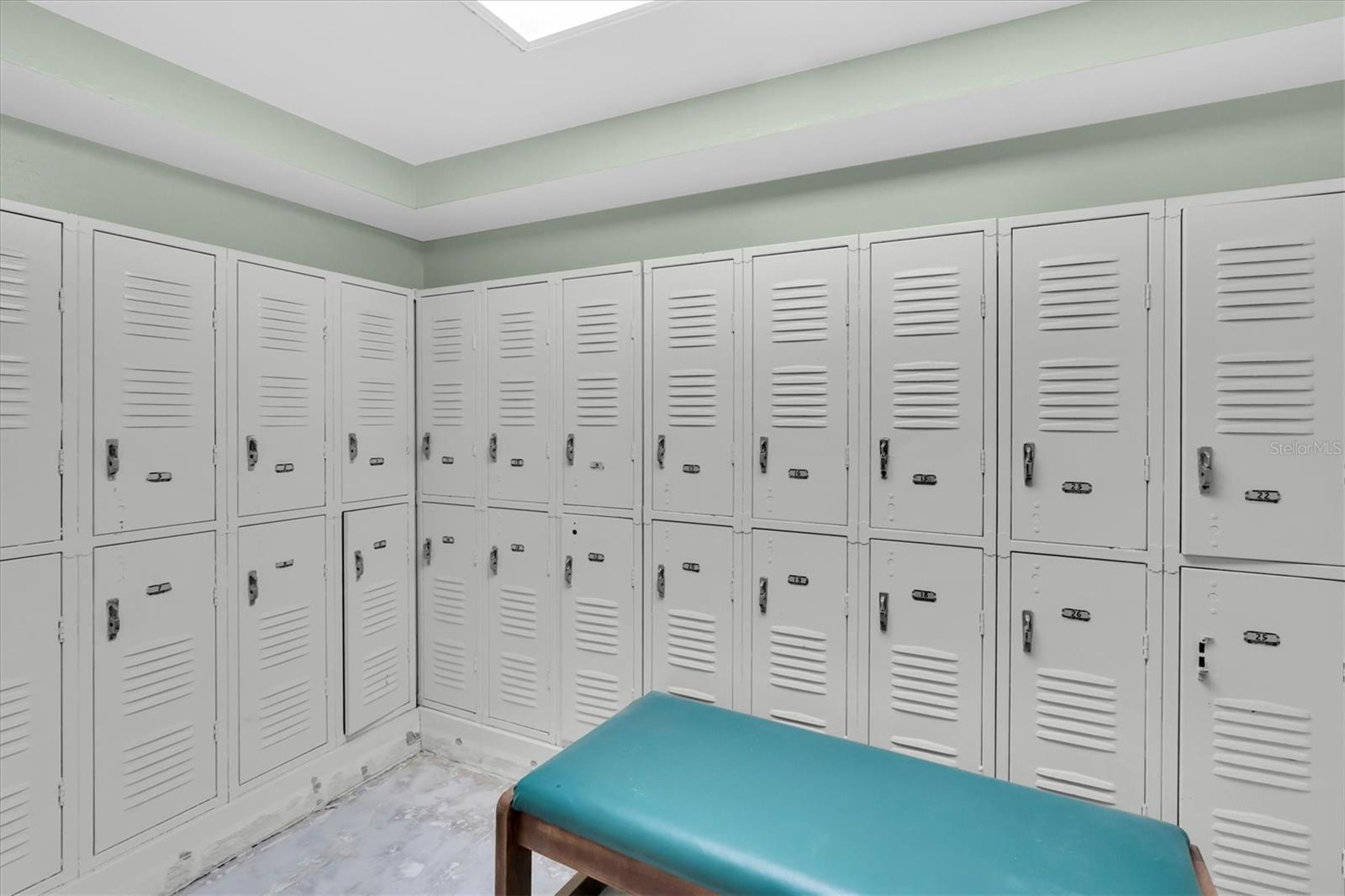 1 KEY CAPRI #608E, TREASURE ISLAND, FL, 33706