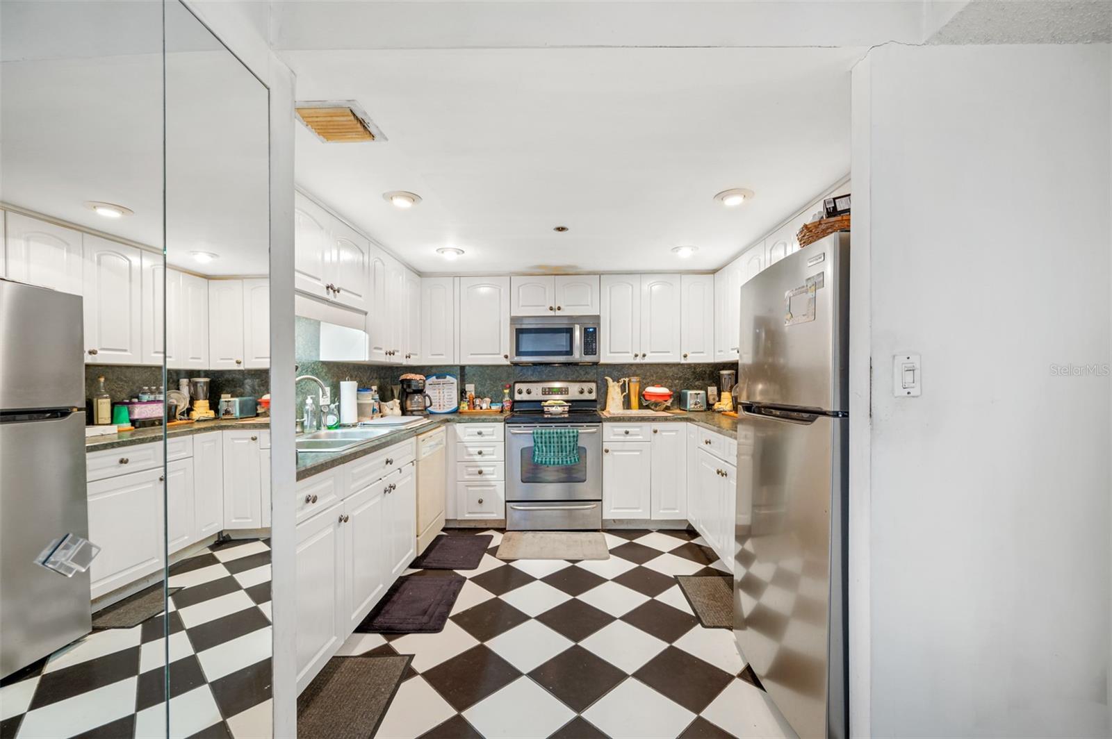 1 KEY CAPRI #608E, TREASURE ISLAND, FL, 33706