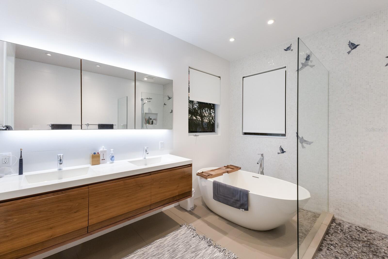 A4650032 Property Photo