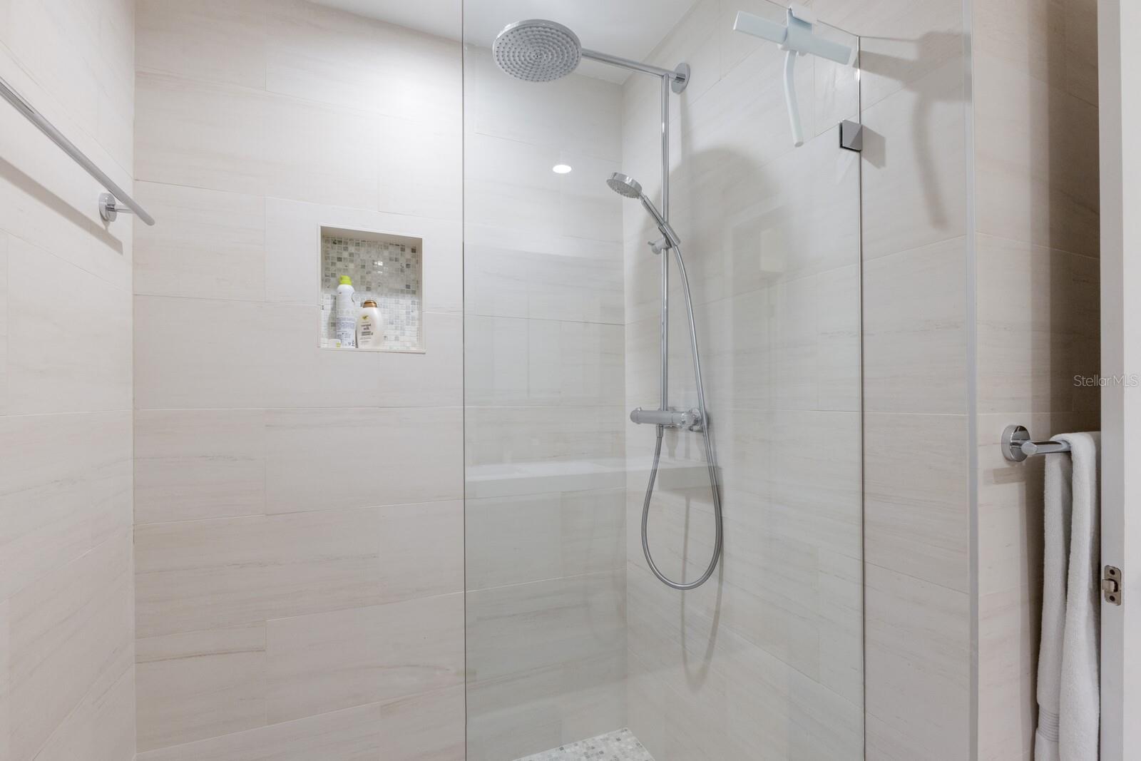 A4650032 Property Photo