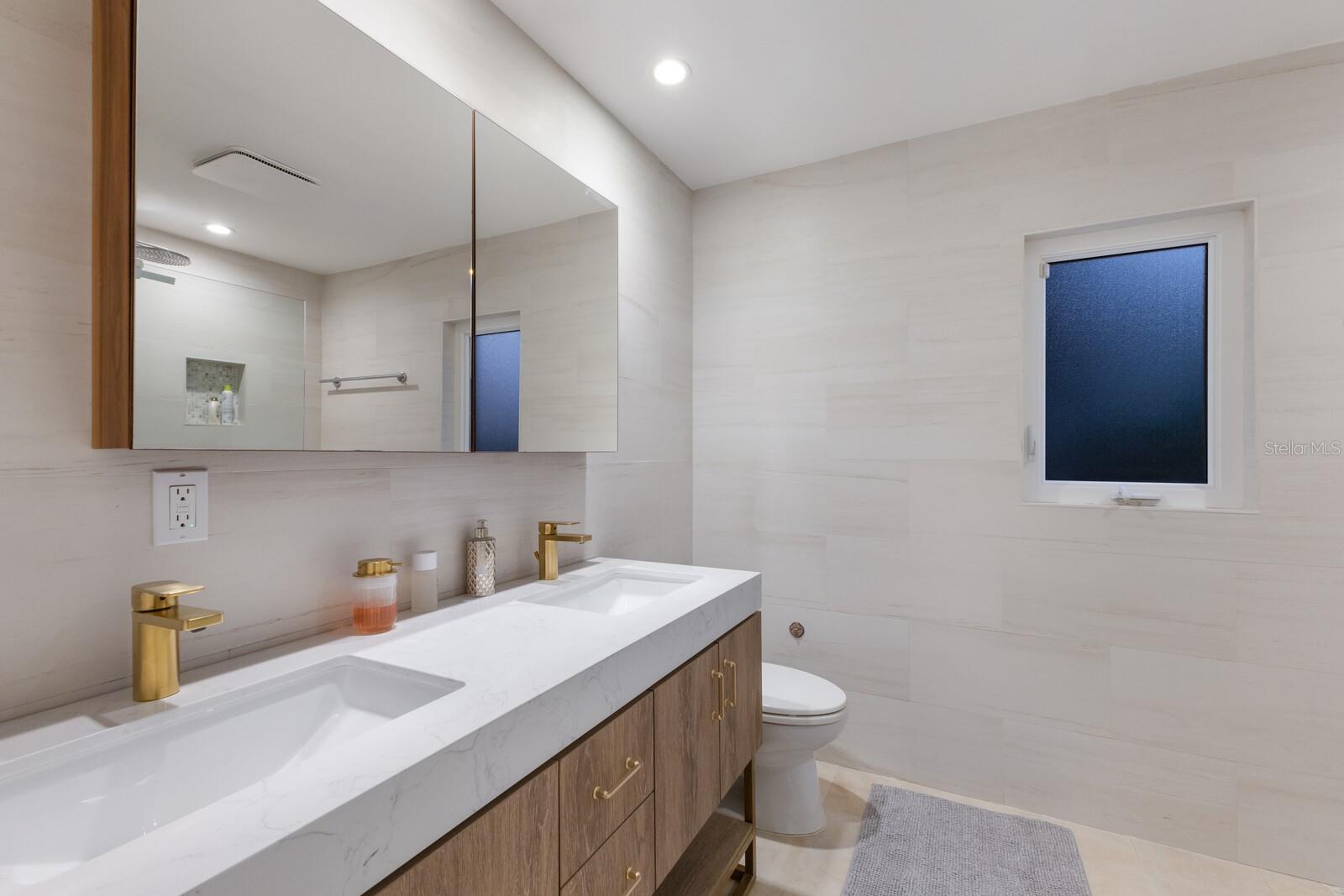 A4650032 Property Photo