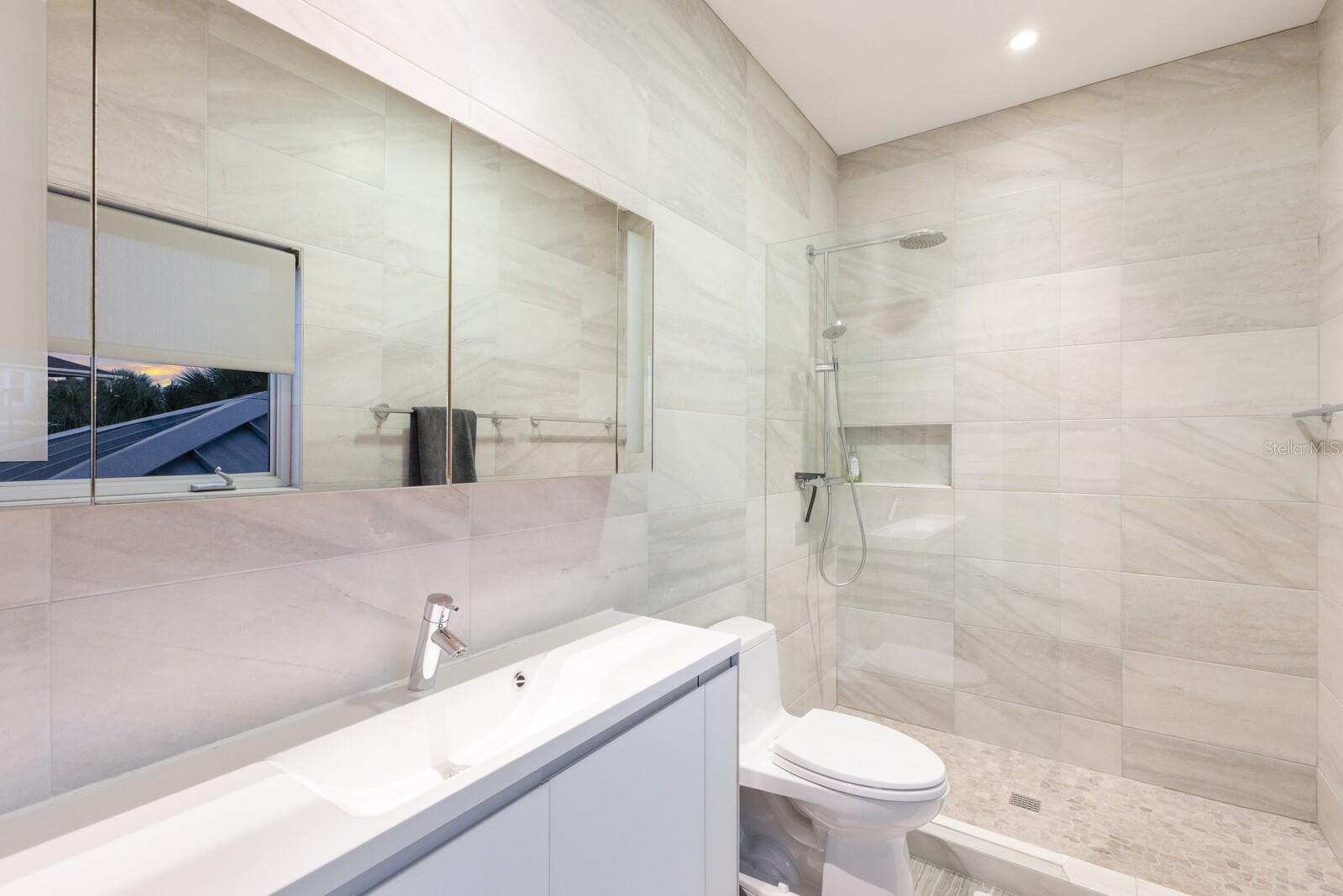 A4650032 Property Photo